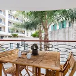 Nice 1 Bedroom downtown Carré d\'Or with garage